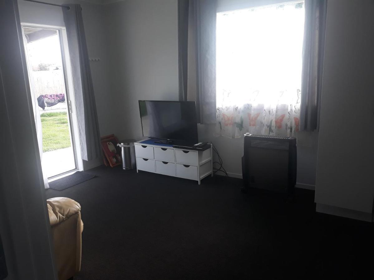 Comfortable 1 Bedroom Perfect For Travelers Or Workers Horotiu Экстерьер фото
