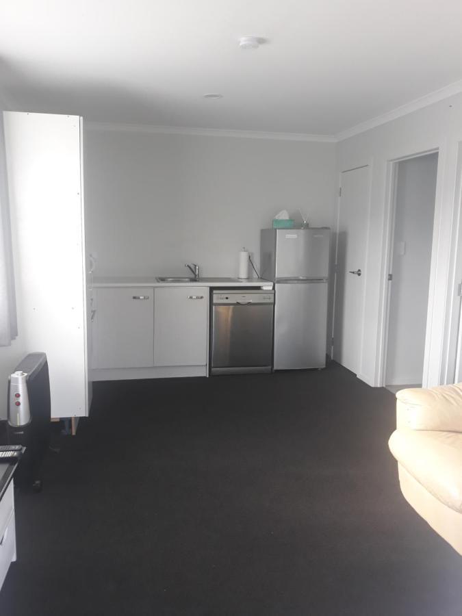 Comfortable 1 Bedroom Perfect For Travelers Or Workers Horotiu Экстерьер фото